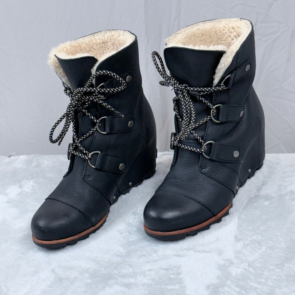 Sorel Joan of Arctic Wedge Boots Womens 8.5 Black Leather Faux Fur Lined Lace Up